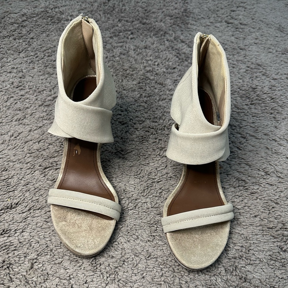 Donald J Pilner heels.